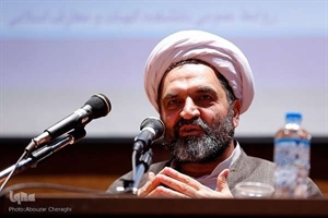 حجت‌الاسلام سروش محلاتی بررسی کرد: تغییر دیدگاه علامه طباطبایی درباره دینداری تحمیلی در میانه نگارش المیزان